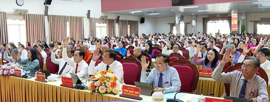 Kỳ họp Chuyên đề thứ Nhất: Hội đồng nhân dân ban hành Nghị quyết ban hành Quy định mức hỗ trợ đóng bảo hiểm y tế đối với một số đối tượng trên địa bàn tỉnh Vĩnh Long